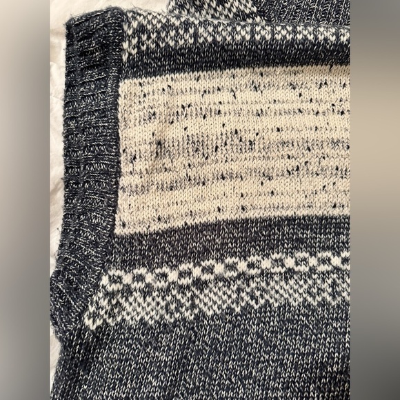 BCBGMaxAzria Sweater - Picture 9 of 9